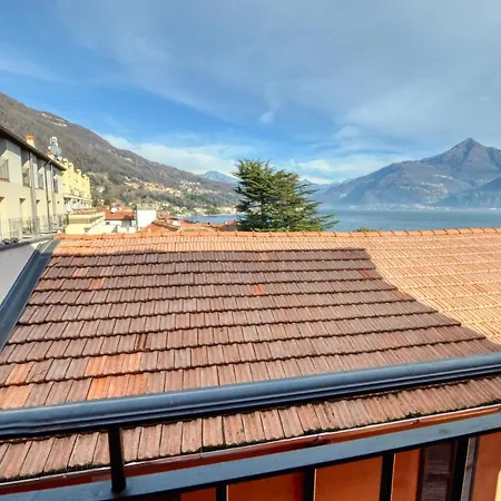 View Golden Triangle Acquaseria