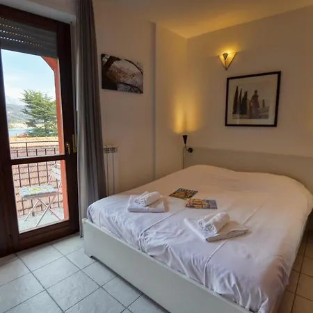 View Golden Triangle Apartment *